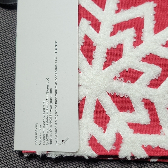 NWT 2pc COVERS PILLOW Christmas snowflake, red & white, by Place & Time - Picture 5 of 6